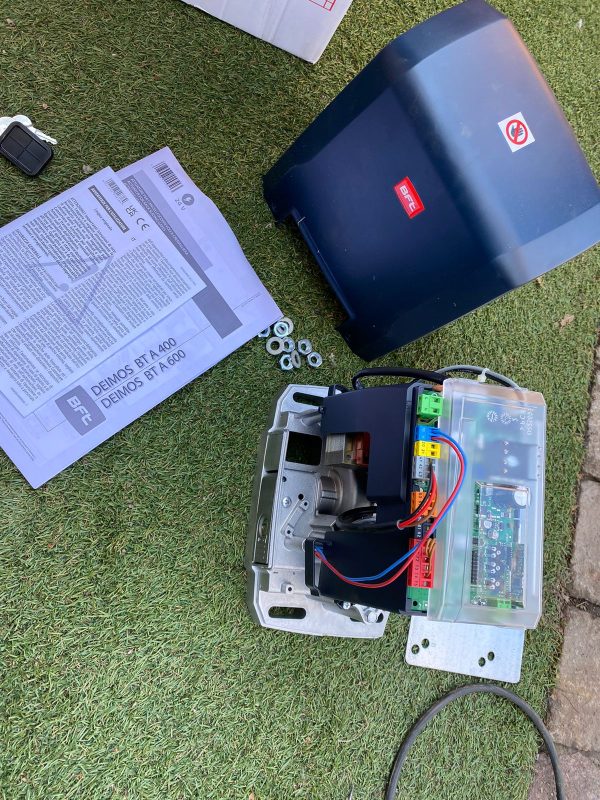 motor corredera bft deimos bt a400 con su manual y tapa de motor