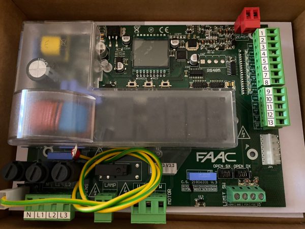 central trifasica FAAC 884